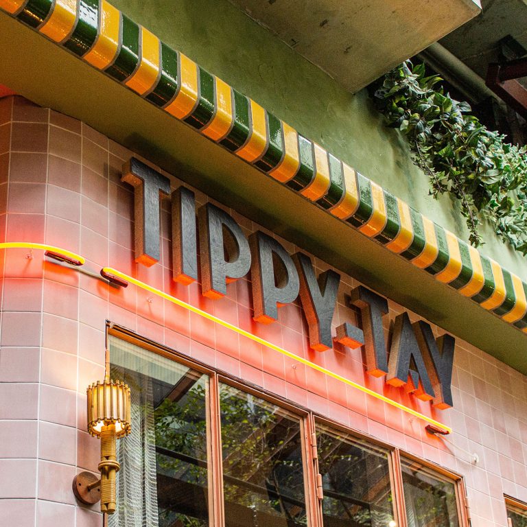 Tippy Tay
Brand Creation
Sign Design