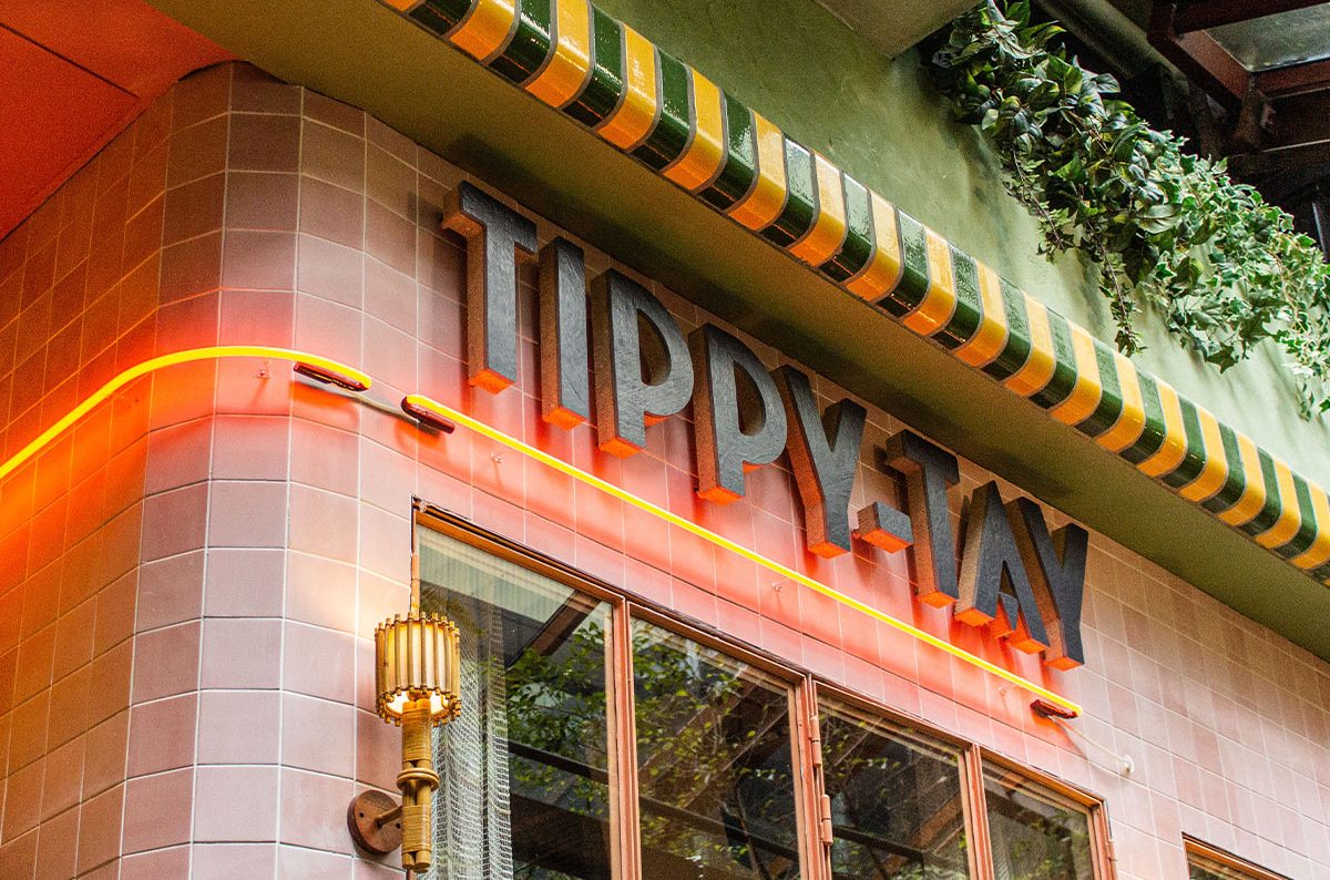 Tippy Tay
Brand Creation
Sign Design