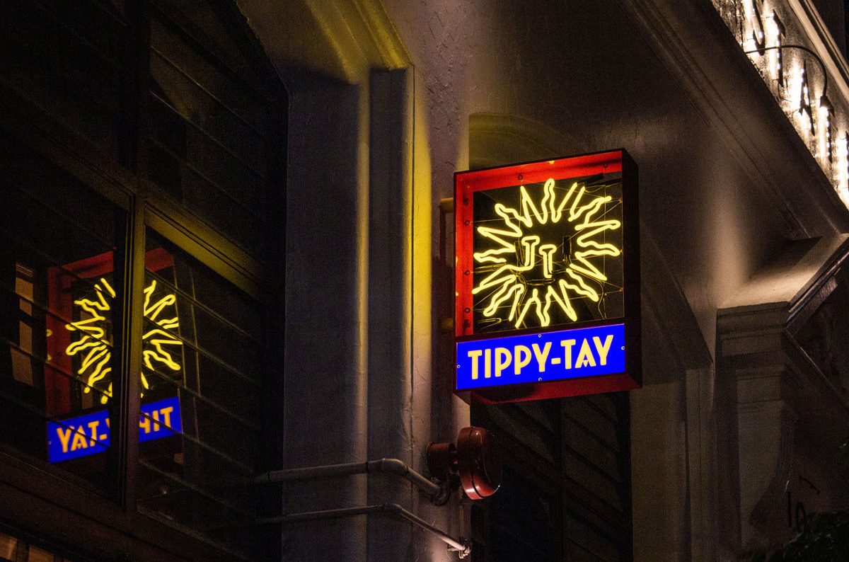 Tippy Tay
Brand Creation
Sign Design